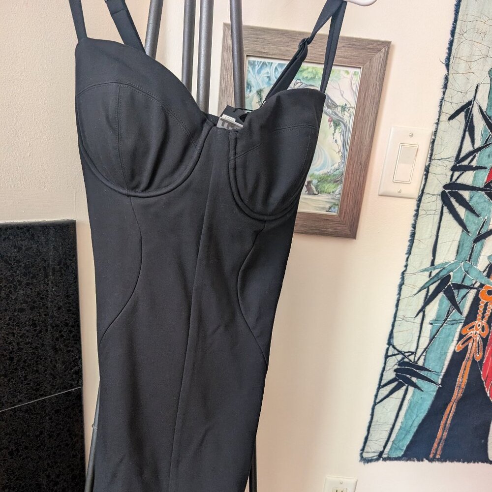 TA3 seemed corser dress L